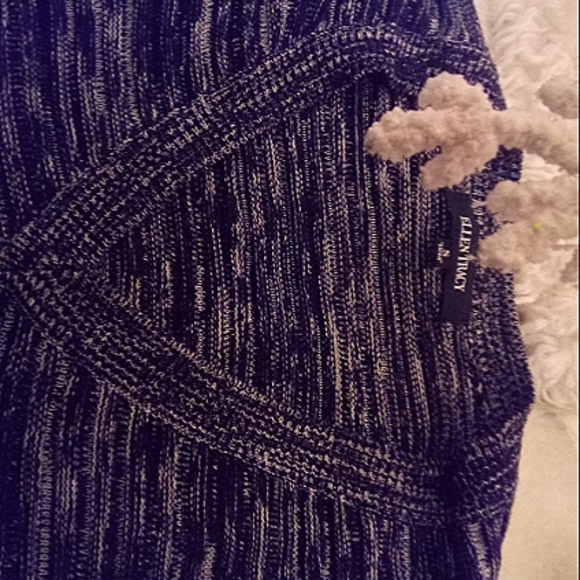 NWOT Ellen Tracy Women's V Neck Long Sleeve Black/Ivory Knit Contrast Sweater - Picture 2 of 8